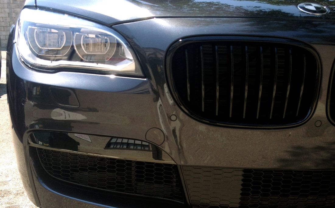 Blacked-out BMW 7 Series