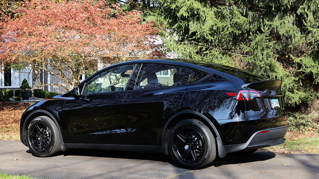 19" Neuspeed RSf72 Black Gloss / Tesla Model 3 / Y