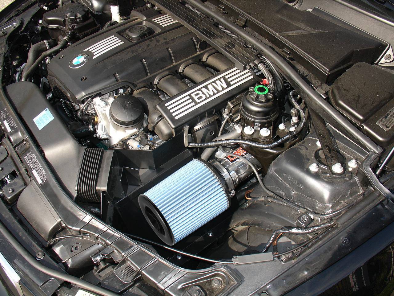 Injen Short Ram Air Intake 2008-2013 BMW 128i (E82/E88), 2006 330i (E90), 2007-2013 328i (E90/E92/E93)