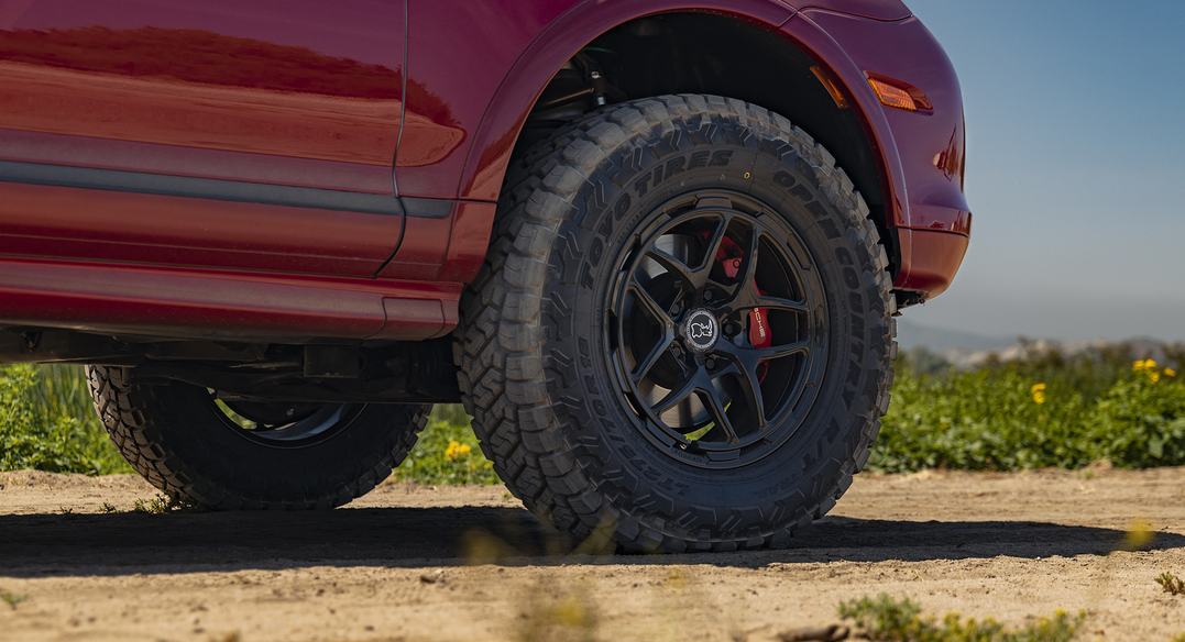 18x8.0 Black Rhino Stallberg Porsche Cayenne