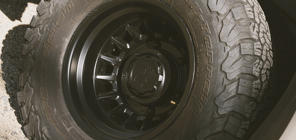 16x6.0 Black Rhino Aliso BR019 Dually