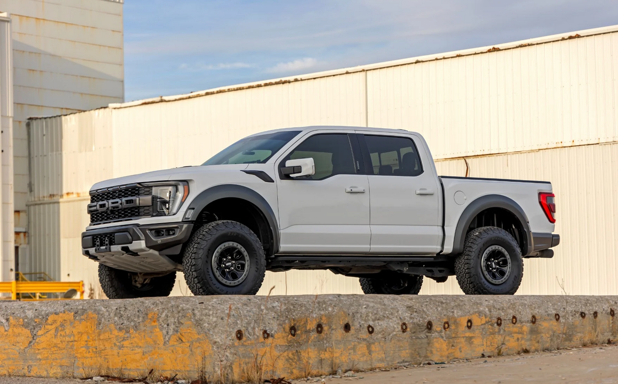 Rough Country 2.5" Lift Kit 2021-2024 Ford Raptor