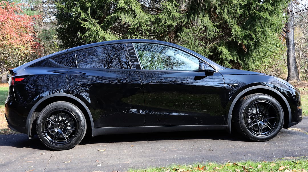 19" Neuspeed RSf72 Black Gloss / Tesla Model 3 / Y