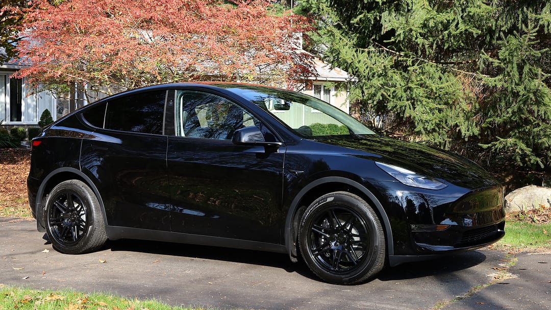 19" Neuspeed RSf72 Black Gloss / Tesla Model 3 / Y