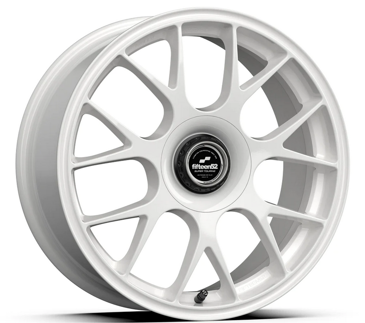 18x8.5 fifteen52 Apex / Rally White