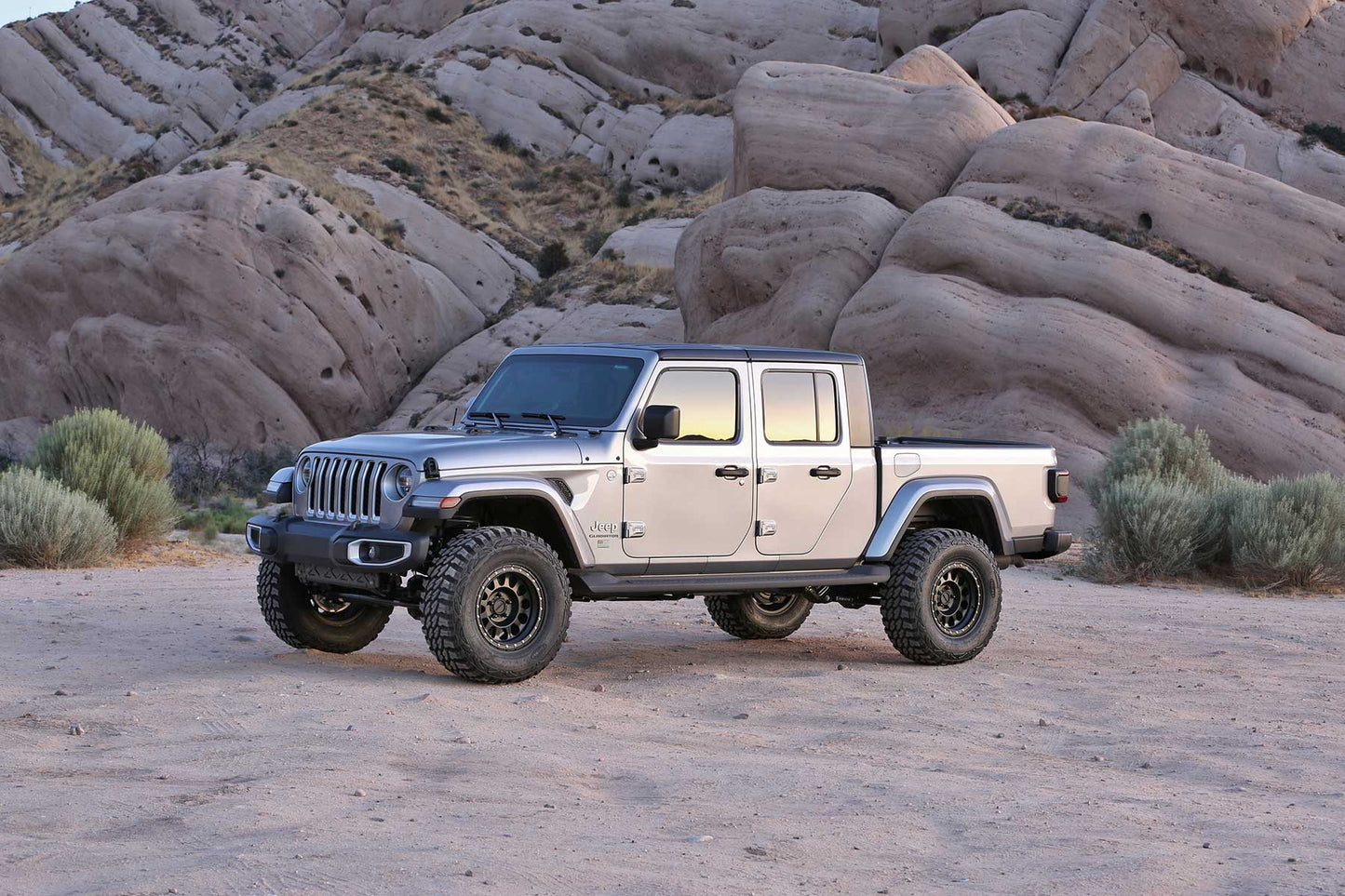 Fabtech 3″ Spacer Lift Kit w/ Stealth Shocks 2020 Jeep Gladiator 4WD